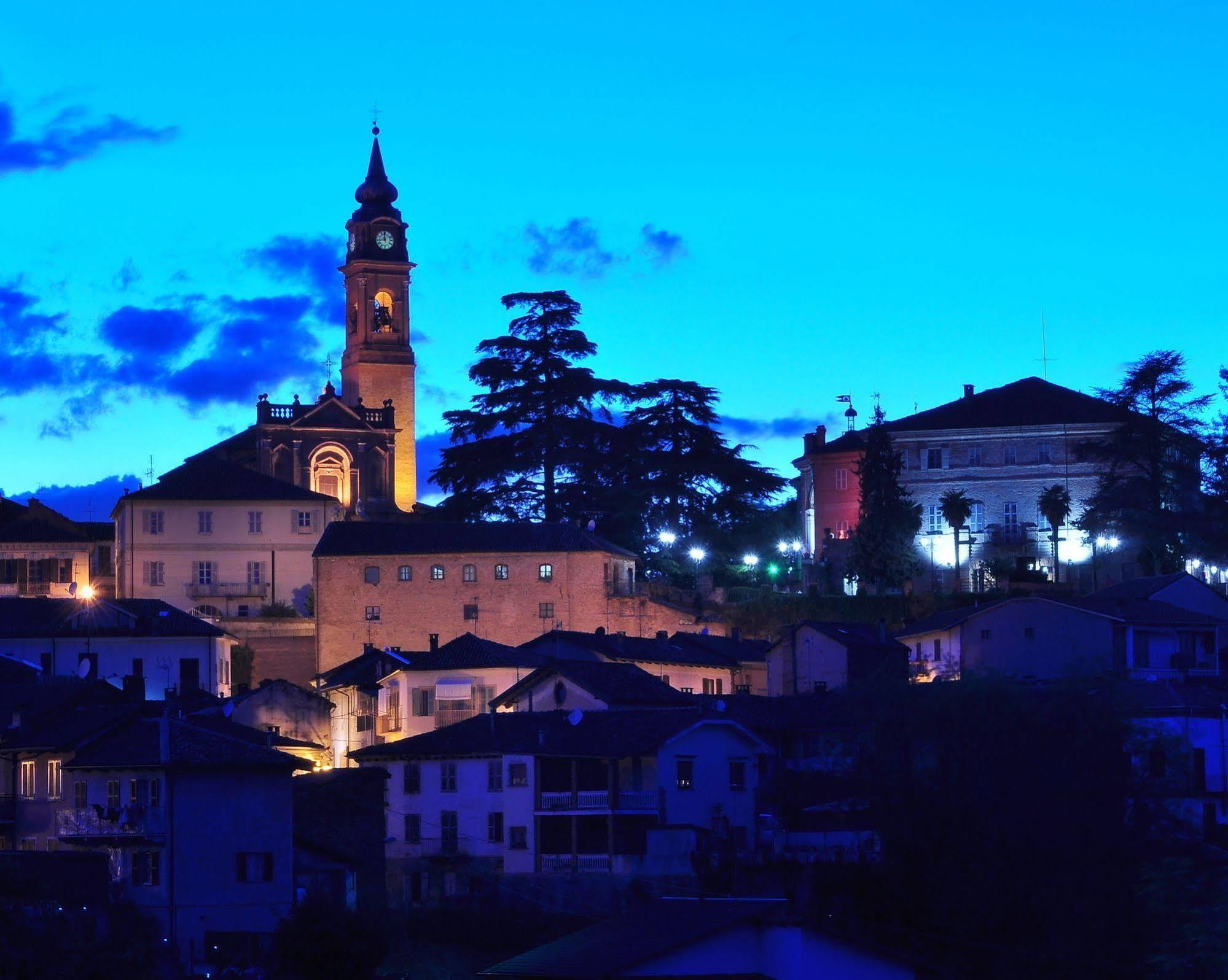 La Foresteria Del Castello - Wellness Hotel In Dimora Storica CastellʼAlfero Buitenkant foto